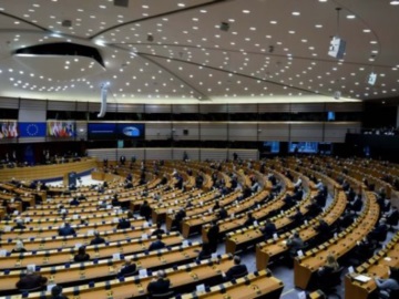 Qatargate: Υπέρ της άρσης της ασυλίας των Ταραμπέλα και Κοτσολίνο η επιτροπή νομικών υποθέσεων του Ευρωκοινοβουλίου