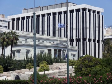 Άμεση ήταν η καταδίκη, από το ελληνικό υπουργείο Εξωτερικών, της σημερινής επίθεσης κατά του Ισραήλ