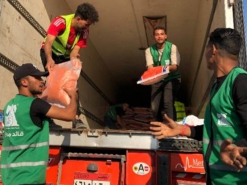 Άνοιξε το πέρασμα στη Ράφα - Φορτηγά που μεταφέρουν ανθρωπιστική βοήθεια εισέρχονται στη Γάζα 
