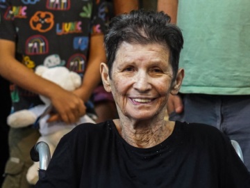 «Βράζουν» στο Ισραήλ με τη συνέντευξη Τύπου της 85χρονης ομήρου για την «καλή μεταχείριση» από τη Χαμάς