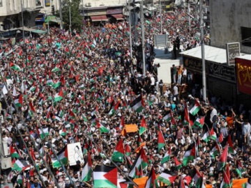 Ιορδανία: Χιλιάδες διαδηλωτές ζητούν την ανάκληση της συνθήκης ειρήνης με το Ισραήλ