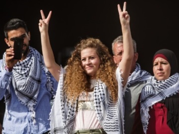 Συνελήφθη από τον στρατό του Ισραήλ η νεαρή Παλαιστίνια ακτιβίστρια Ταμίμι για «υποκίνηση σε τρομοκρατία»