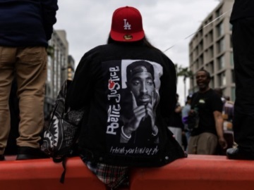 Δρόμος στο Όκλαντ μετονομάστηκε σε Οδό Tupac Shakur