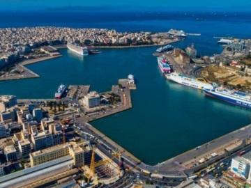 ΟΛΠ: Πέντε θέσεις ηλεκτροδότησης στο λιμάνι του Πειραιά το 2024