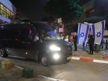 Kατάλογο με τους ομήρους που θα αφεθούν ελεύθεροι σήμερα παρέλαβε το Ισραήλ - Διήμερη παράταση της εκεχειρίας στη Γάζα 