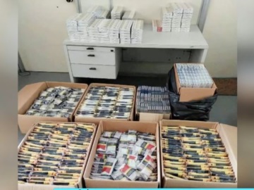 Συνελήφθησαν διακινητές λαθραίων τσιγάρων στο Κερατσίνι – Είχαν στην κατοχή τους 2.841 παράνομα πακέτα