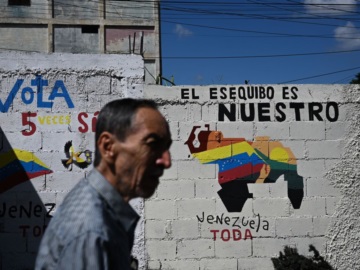 Δημοψήφισμα στη Βενεζουέλα για πλούσια σε πετρέλαιο περιοχή που ελέγχεται από τη Γουιάνα