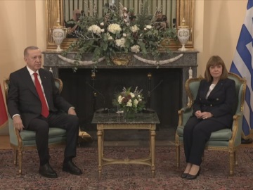 Συνάντηση της Κατ. Σακελλαροπούλου με τον Ταγίπ Ερντογάν στο Προεδρικό Μέγαρο