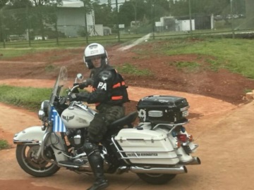 Στη Βραζιλία, οι μοτοσυκλέτες της αστυνομίας συνοδεύουν τον Ν. Δένδια φέροντας ελληνικές σημαίες