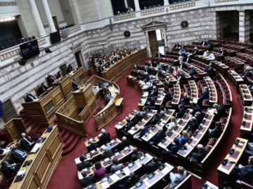 Πέρασε η τροπολογία – μπλόκο στον Κασιδιάρη - Υπερψήφισαν ΝΔ και ΠΑΣΟΚ – «Παρών» από τον ΣΥΡΙΖΑ