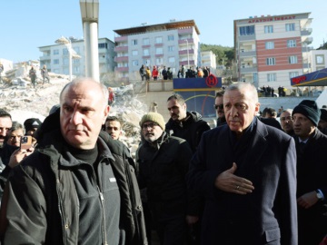 Ο σεισμός στην Τουρκία κλονίζει τον Ερντογάν εν όψει εκλογών - Δημοσίευμα του Associated Press