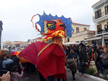 Αίγινα: Αιγινήτικο καρναβάλι με φαντασία αυθορμητισμό  και πολύ κέφι - Κούλουμα σήμερα με γλέντια