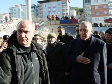 Τουρκία: Συγγνώμη ζήτησε ο Ερντογάν για την καθυστέρηση στις επιχειρήσεις διάσωσης