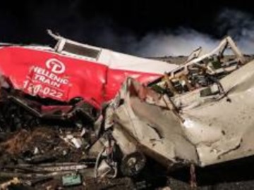 Τραγωδία στα Τέμπη: Πληροφορίες για το πώς συνέβη η σφοδρή μετωπική σύγκρουση των τρένων