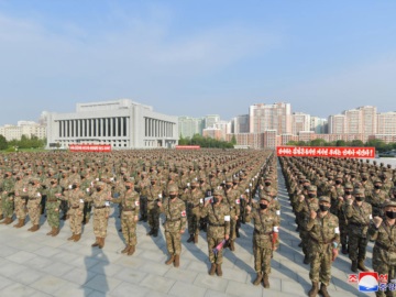Β. Κορέα: 800.000 πολίτες προσφέρθηκαν να καταταγούν εθελοντικά στις ένοπλες δυνάμεις για να πολεμήσουν κατά των ΗΠΑ