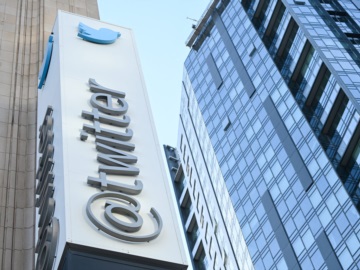 Το Twitter έχει χάσει πάνω από το 50% της αξίας του σύμφωνα με τον Ίλον Μασκ