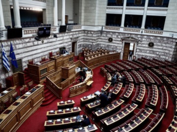 Ψηφίστηκε κατά πλειοψηφία η τροπολογία – μπλόκο στο κόμμα Κασιδιάρη