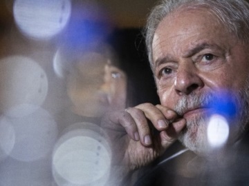 Η Βραζιλία «επιστρέφει» στη διεθνή σκηνή, δήλωσε ο Λούλα κατά την άφιξή του στην Κίνα