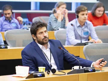 Υπόθεση Αλ. Γεωργούλη: Ως και τρεις μήνες μέχρι να βγει απόφαση στο Ευρωκοινοβούλιο – Παρασκήνιο και πολιτική αντιπαράθεση