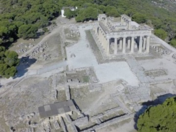 Υπέγραψε η Μενδώνη την μελέτη εκτέλεσης έργων αποψίλωσης και καθαρισμού χόρτων σε αρχαιολογικούς χώρους – Ποιοι χώροι αφορούν την Αίγινα