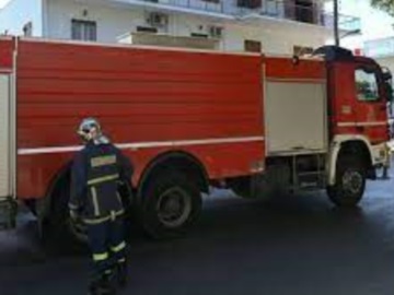 Φωτιά σε μονοκατοικία στη Μαγούλα – Ισχυρές δυνάμεις της πυροσβεστικής στο σημείο