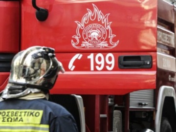 Ένας νεκρός από πυρκαγιά σε εγκαταλελειμμένο κτίριο στο κέντρο της Αθήνας