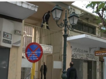 Θεσσαλονίκη: Kινηματογραφική καταδίωξη νεαρών από ταράτσα σε ταράτσα – Εικόνες από τη σύλληψη