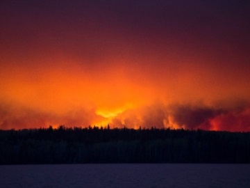 O Καναδάς ζήτησε διεθνή βοήθεια για να αντιμετωπίσει τις πυρκαγιές