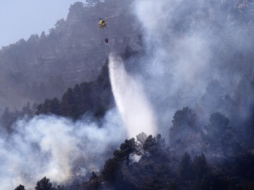 Ισπανία: Η πυρκαγιά στην περιοχή Las Hurdes προχωρά ανεξέλεγκτα προς τη Sierra de Gata – Απεγκλωβίζονται 500 κάτοικοι