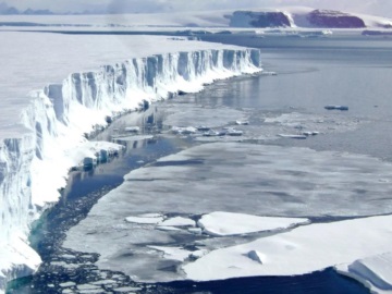 Διαλύθηκε το μεγαλύτερο παγόβουνο στον κόσμο