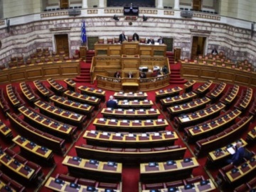 Μεγάλες &quot;καραμπόλες&quot; στην κατανομή των εδρών - Χάνει μία έδρα ο ΣΥΡΙΖΑ, κερδίζει μία το ΚΚΕ