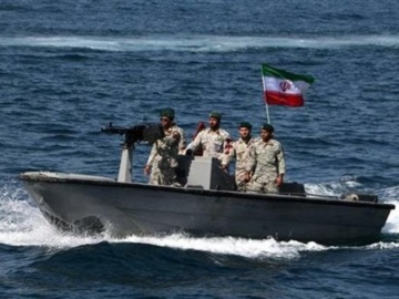 Ιράν: Οι Φρουροί της Επανάστασης κατάσχεσαν εμπορικό πλοίο