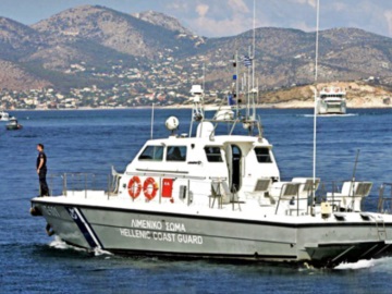 Ναυάγιο στον Αργοσαρωνικό: Βυθίστηκε σκάφος με οκτώ επιβαίνοντες