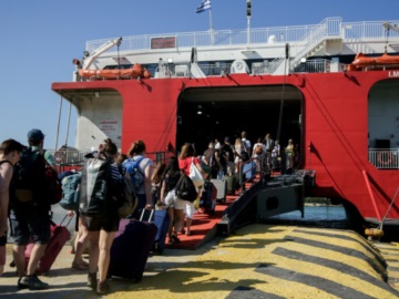 Διυπουργική σύσκεψη: Εντός της εβδομάδας οι προτάσεις των ακτοπλόων για μείωση στα ναύλα