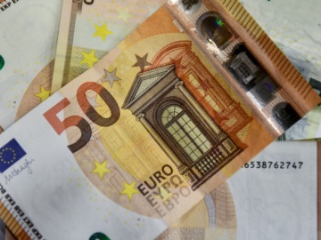 Τι προβλέπει ο συμπληρωματικός προϋπολογισμός 700 εκ. ευρώ: Market Pass, Youth Pass και αυτοδιοικητικές εκλογές