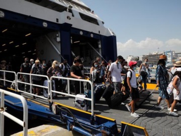 Ξεπερνούν το 20% οι εκπτώσεις στα εισιτήρια των ακτοπλοϊκών εισιτηρίων - Στόχος είναι η ελληνική οικογένεια να μπορέσει να ταξιδέψει στα νησιά	