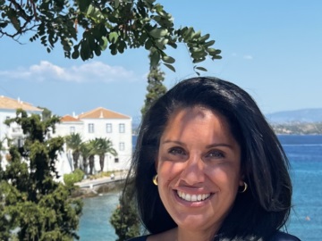 Η Ευγενία Φραγγιά υποψήφια Δήμαρχος Σπετσών: “Βήματα μπροστά για τις Σπέτσες”