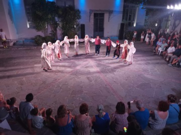 Το Poros Arts Festival χόρεψε στα βήματα της latin και της παράδοσης (φωτογραφίες) 