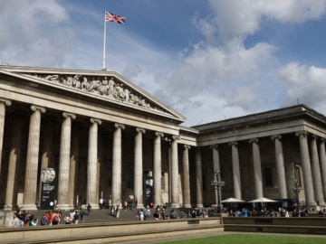Σάλος από το περιστατικό κλοπής στο Βρετανικό Μουσείο - Πως σχολιάζει η Λίνα Μενδώνη