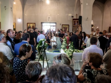 Θλίψη στην κηδεία του 36χρονου Αντώνη στην Κρήτη – Παρευρέθηκε ο Νίκος Ανδρουλάκης στην τελετή