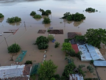 Θεσσαλία: Κίνδυνος για τη δημόσια υγεία λόγω των πλημμυρών