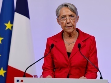 Γαλλία: Παραιτήθηκε η πρωθυπουργός Ελιζαμπέτ Μπορν- Δεκτή η παραίτησή της από τον πρόεδρο Μακρόν