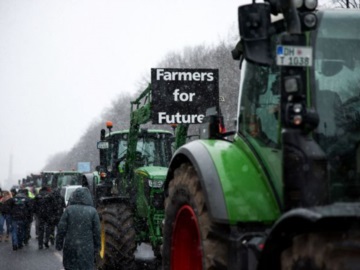 Κομισιόν: Πρόταση για την αποκλιμάκωση των αγροτικών κινητοποιήσεων - Προς αναστολή η σύνδεση των επιδοτήσεων με την αγρανάπαυση