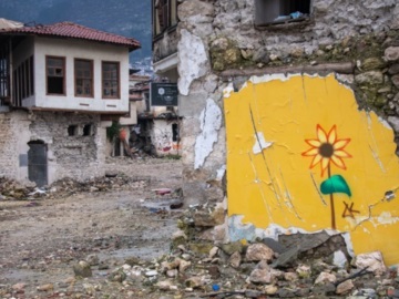Τουρκία: «Ζητείται ελπίς» στα συντρίμμια του σεισμού, έναν χρόνο μετά