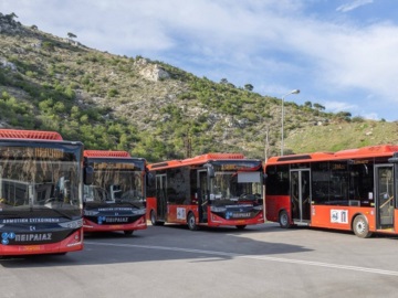 Τέσσερα νέα ηλεκτροκίνητα λεωφορεία στον στόλο της Δημοτικής Συγκοινωνίας Πειραιά
