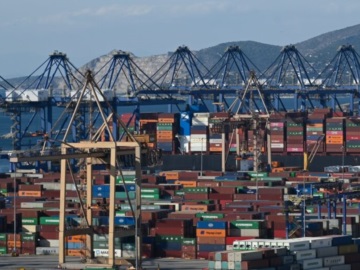 Λιμάνι Πειραιά: “Αναταράξεις” και τον Φεβρουάριο λόγω Χούθι