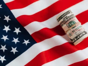 Γιατί οι ΗΠΑ απειλούνται με «πτώση» από το βουνό του χρέους