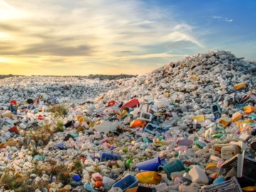 Το 2024 η Γη θα υποδεχτεί 220 εκατομμύρια τόνους νέων πλαστικών σκουπιδιών