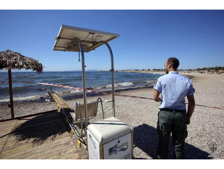 Συνεχίζεται η μόλυνση των ακτών του Σαρωνικού - Μηνύσεις θα υποβάλουν οι δήμαρχοι που επλήγησαν
